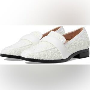 Women’s VIONIC Mylene white boucle loafers- Size 8